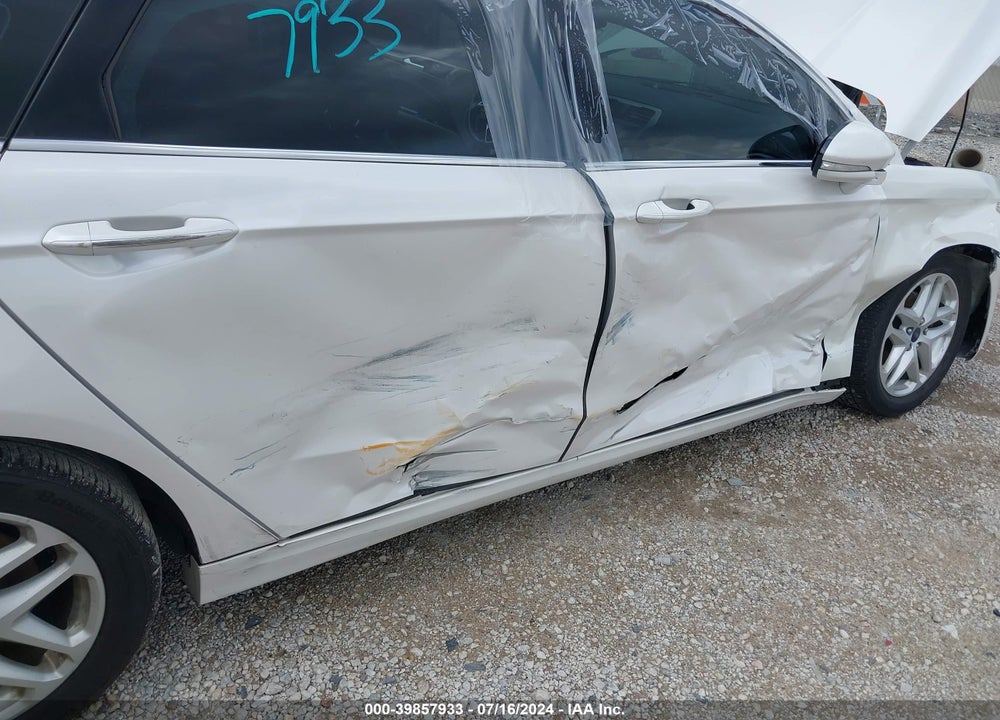 2015 FORD FUSION SE VIN: 3FA6P0HD5FR126642
