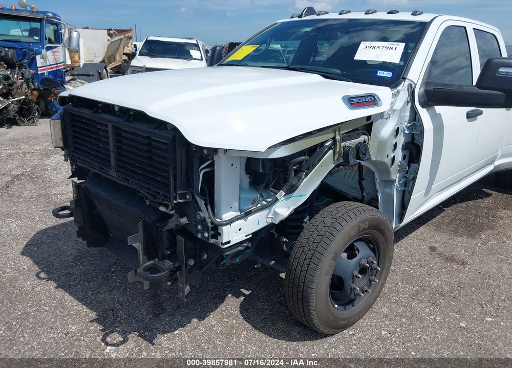 2024 RAM 3500 TRADESMAN  4X4 8' BOX VIN: 3C63RRGL4RG183765