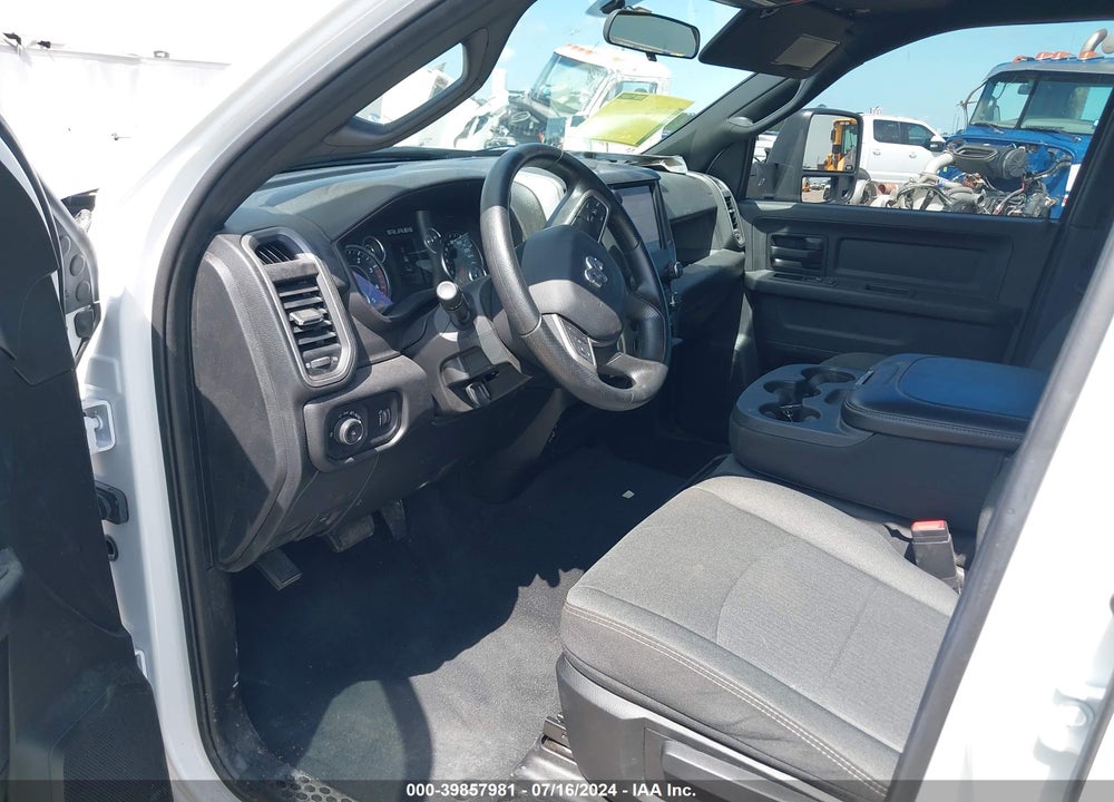 2024 RAM 3500 TRADESMAN  4X4 8' BOX VIN: 3C63RRGL4RG183765