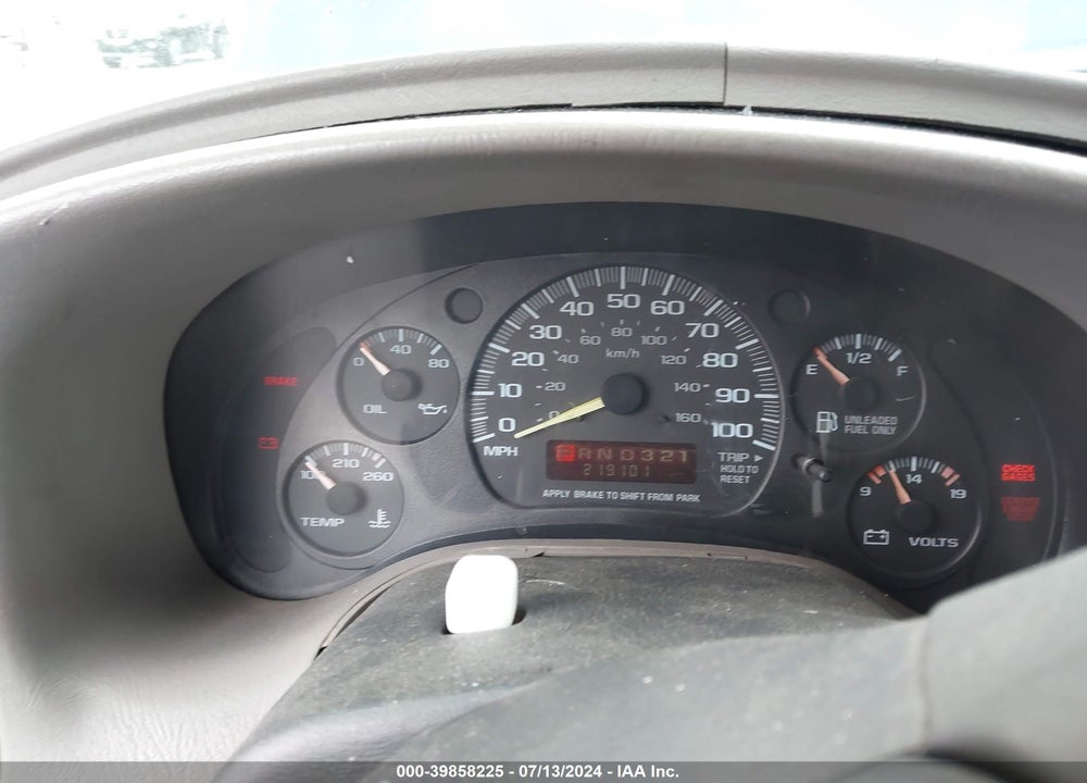 1998 GMC SAFARI SLE VIN: 1GKDM19W3WB525364