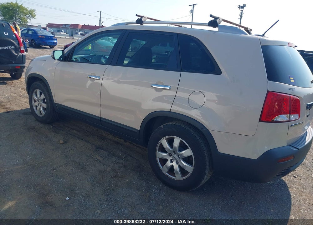 2012 KIA SORENTO LX VIN: 5XYKT4A60CG211529