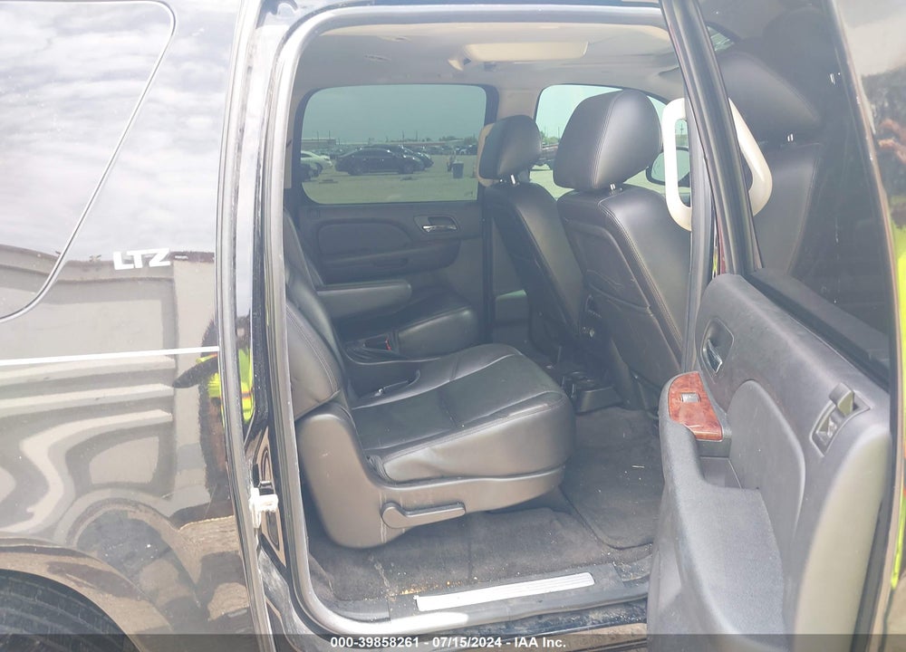 2014 CHEVROLET SUBURBAN 1500 LTZ VIN: 1GNSCKE04ER131933