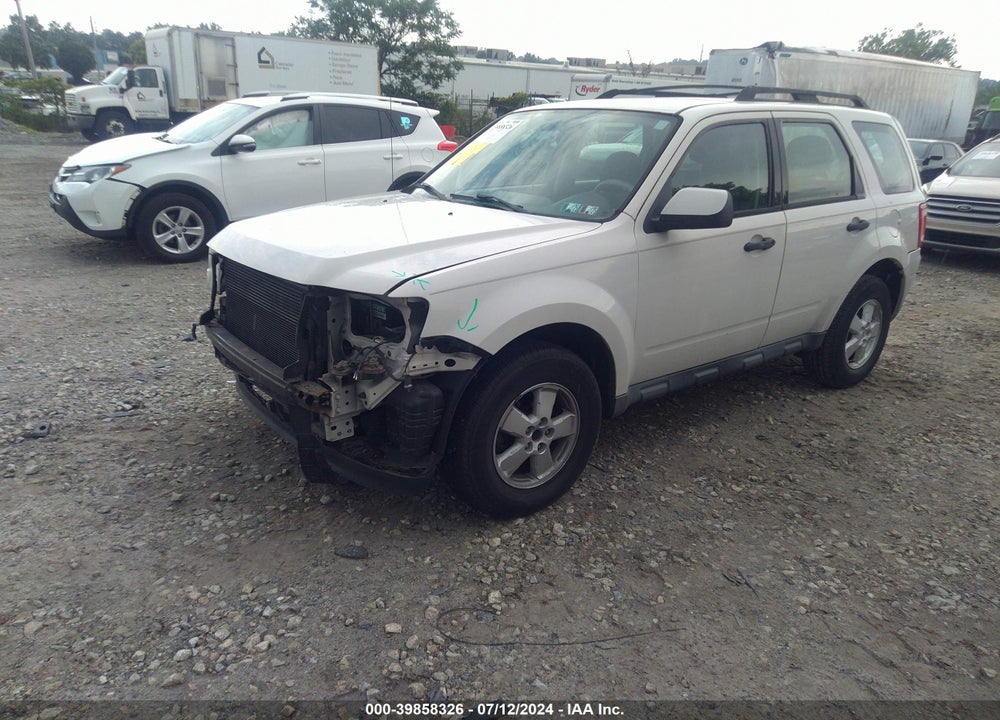 2010 FORD ESCAPE XLS VIN: 1FMCU0C72AKA68389