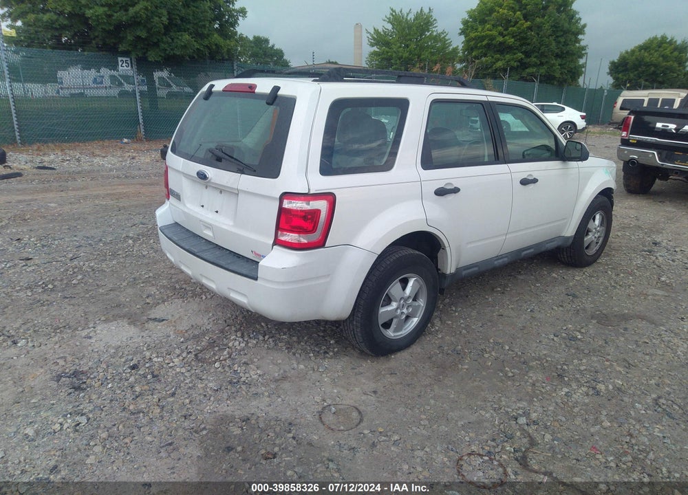 2010 FORD ESCAPE XLS VIN: 1FMCU0C72AKA68389