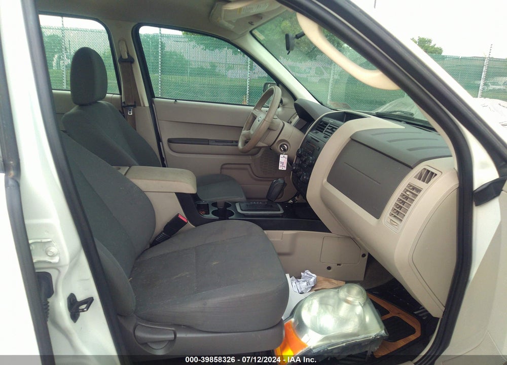 2010 FORD ESCAPE XLS VIN: 1FMCU0C72AKA68389
