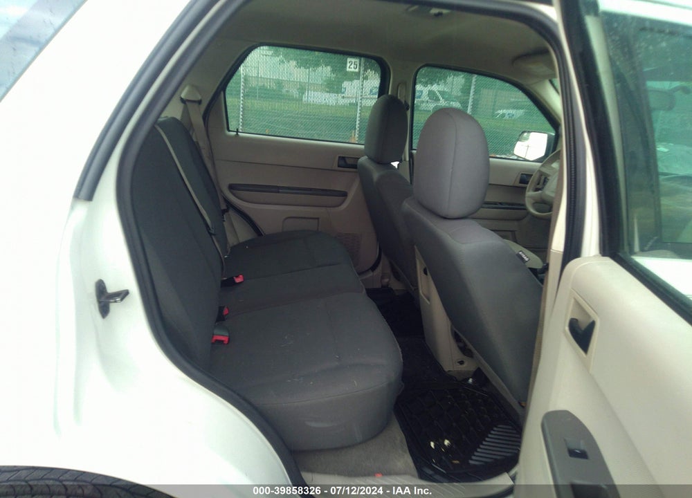 2010 FORD ESCAPE XLS VIN: 1FMCU0C72AKA68389