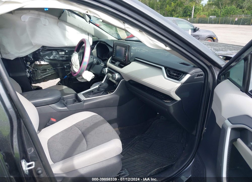 2020 TOYOTA RAV4 XLE VIN: 2T3W1RFV8LC057921