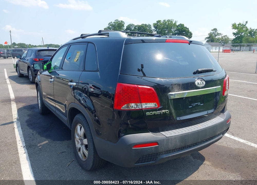2012 KIA SORENTO LX VIN: 5XYKTCA67CG277781
