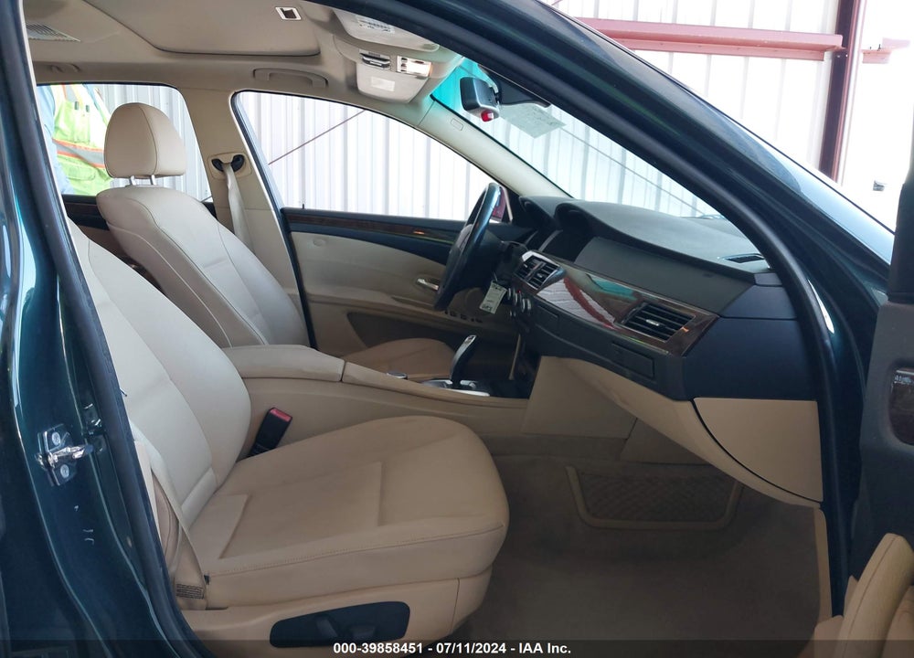 2008 BMW 528I VIN: WBANU53508CT01471