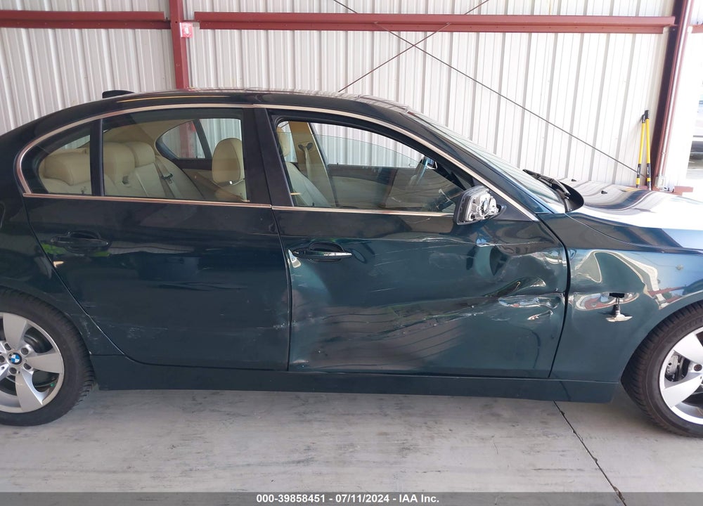 2008 BMW 528I VIN: WBANU53508CT01471