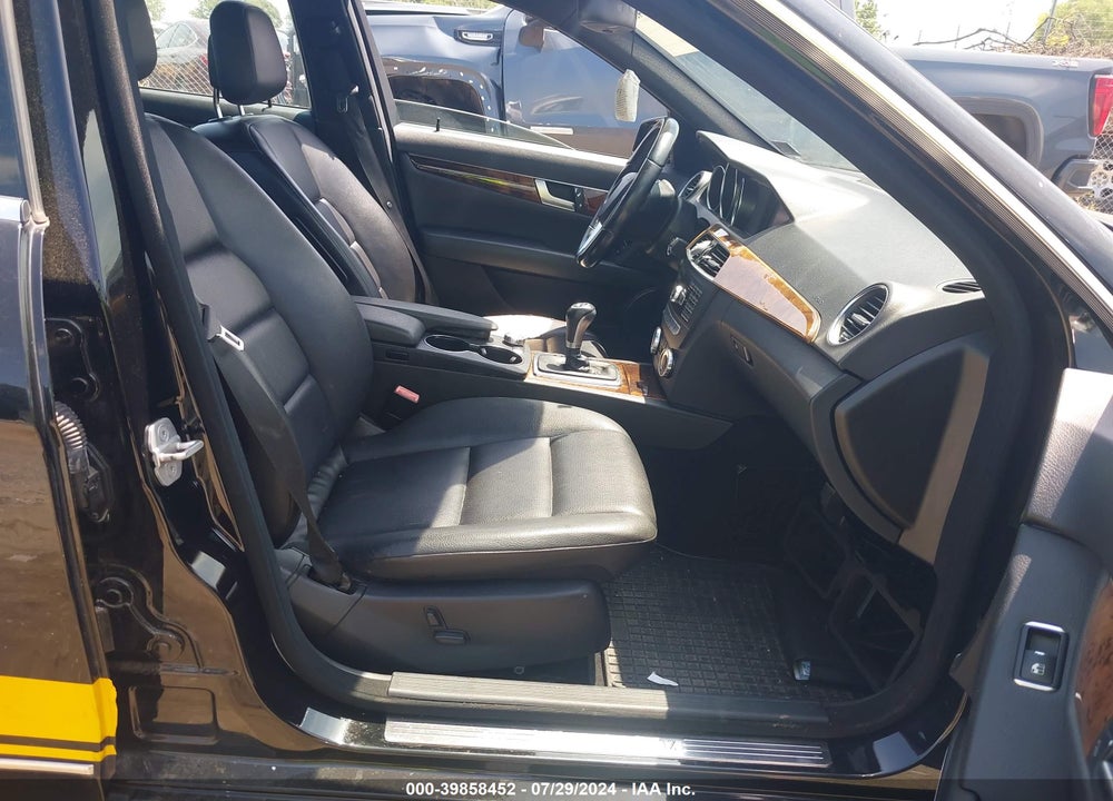 2012 MERCEDES-BENZ C 300 LUXURY 4MATIC/SPORT 4MATIC VIN: WDDGF8BB9CR217210