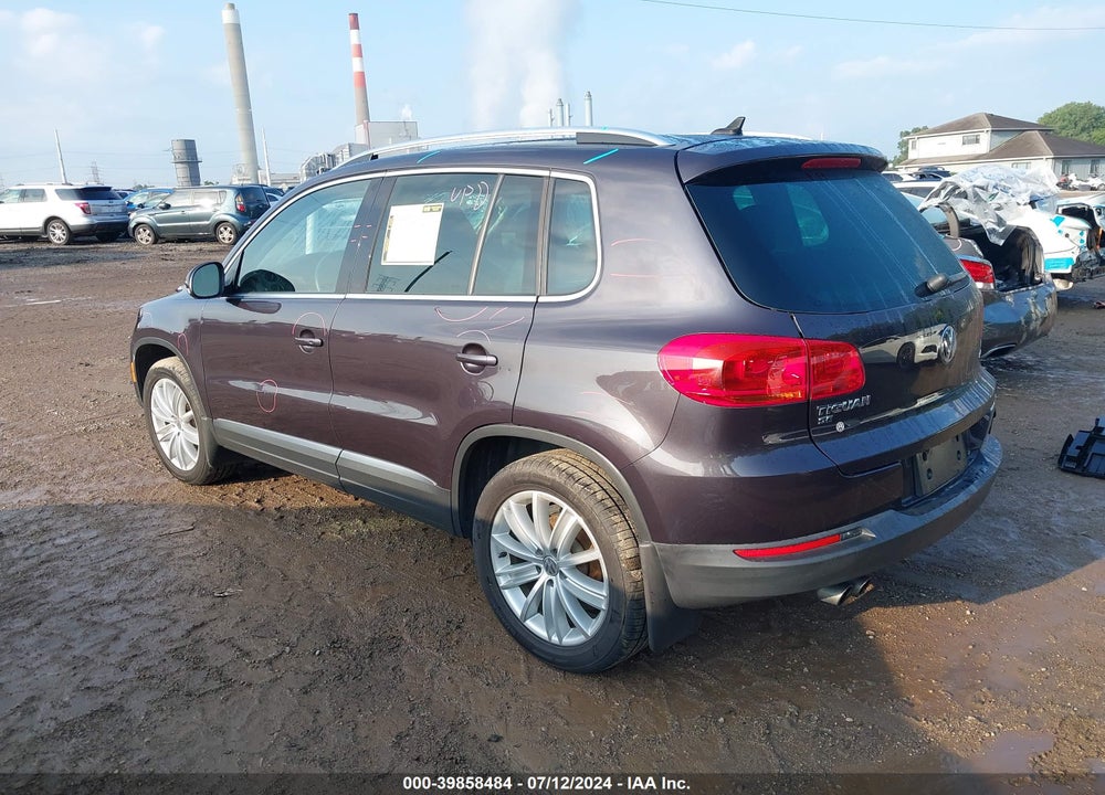 2016 VOLKSWAGEN TIGUAN SE VIN: WVGBV7AX1GW585608