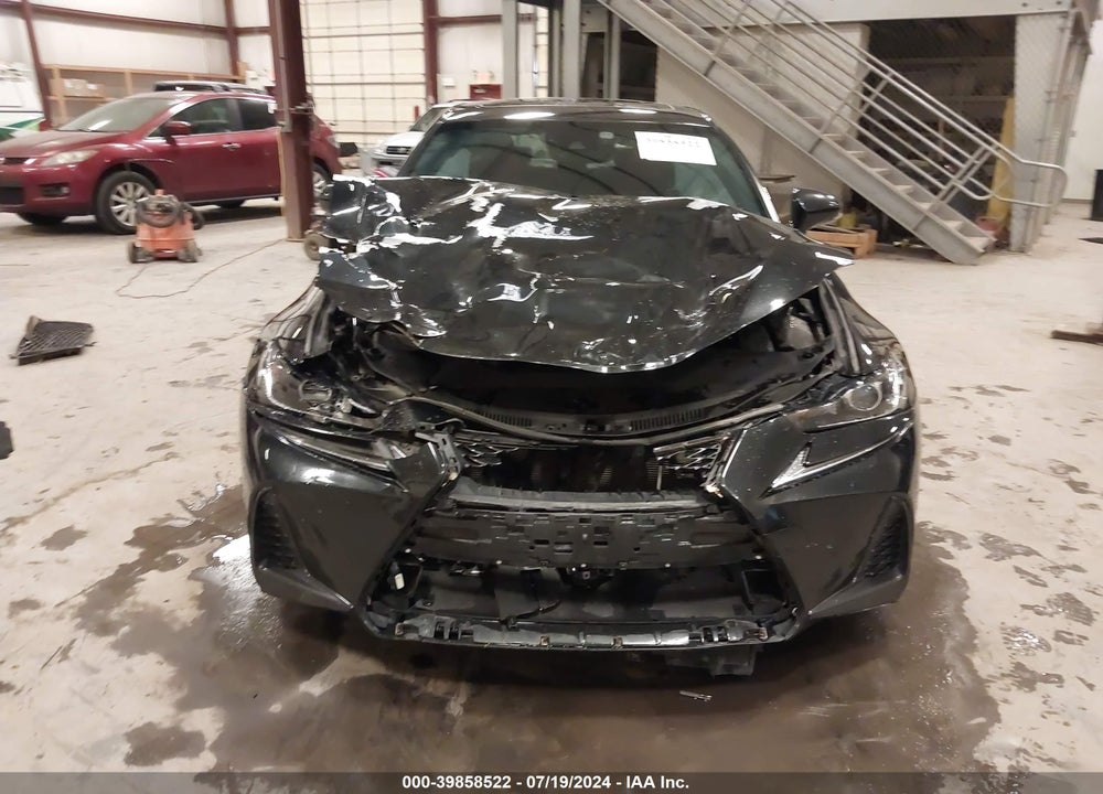 2018 LEXUS IS 300 VIN: JTHC81D21J5033129