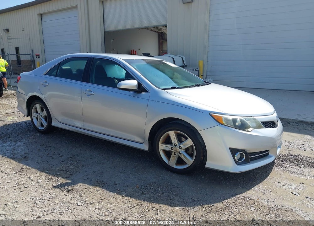 2013 TOYOTA CAMRY SE VIN: 4T1BF1FK3DU279685
