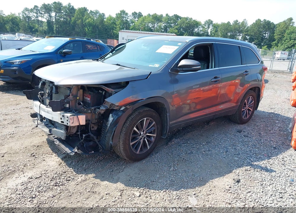 2018 TOYOTA HIGHLANDER XLE VIN: 5TDJZRFH6JS878025