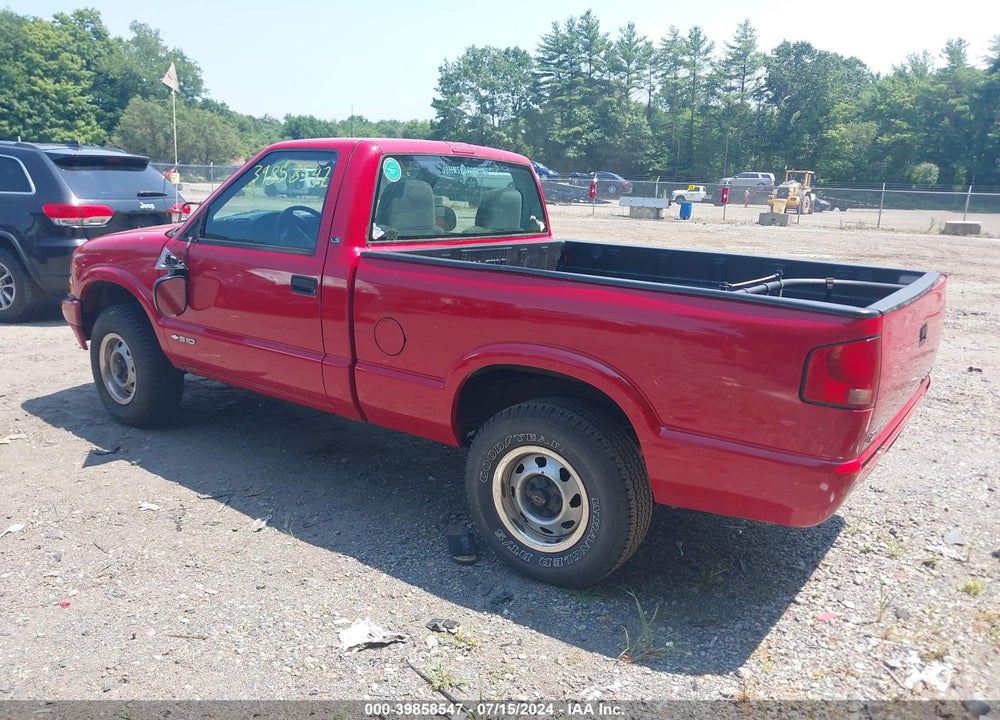 1998 CHEVROLET S-10 LS VIN: 1GCDT14X5WK117088