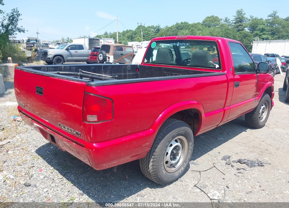 1998 CHEVROLET S-10 LS VIN: 1GCDT14X5WK117088