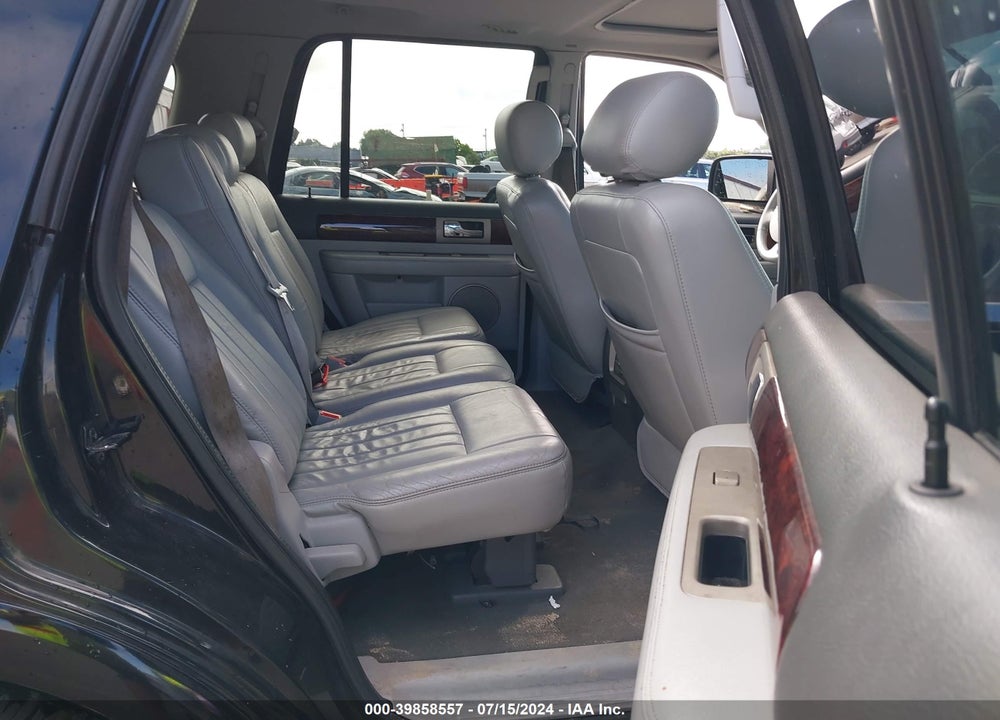 2004 LINCOLN NAVIGATOR VIN: 5LMFU28R14LJ25180