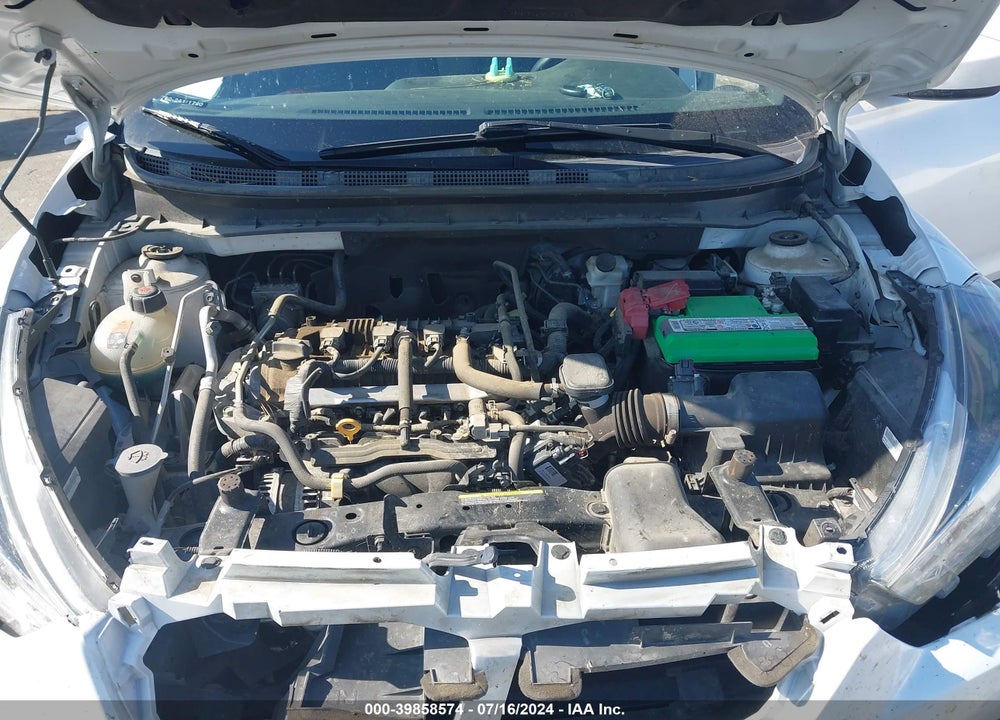 2018 NISSAN KICKS SV VIN: 3N1CP5CU0JL525586