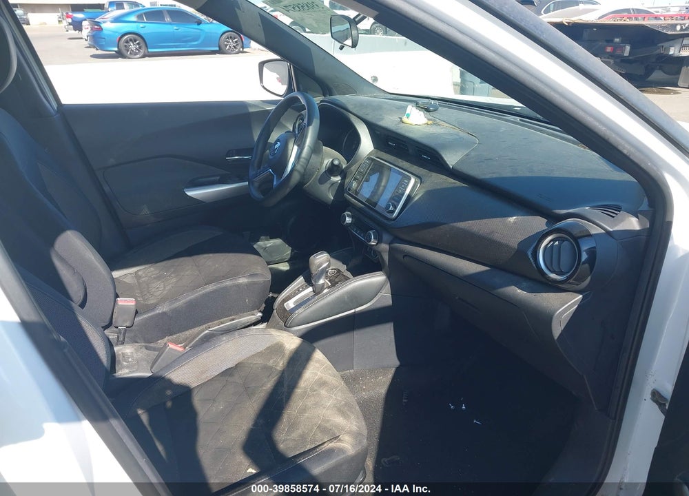2018 NISSAN KICKS SV VIN: 3N1CP5CU0JL525586
