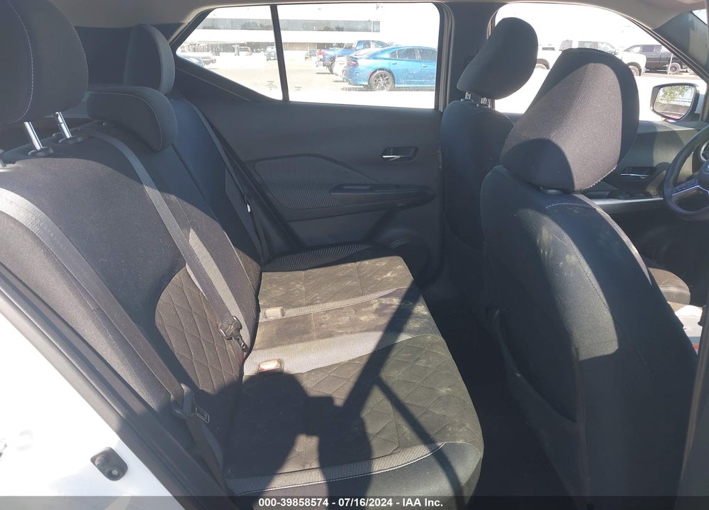 2018 NISSAN KICKS SV VIN: 3N1CP5CU0JL525586