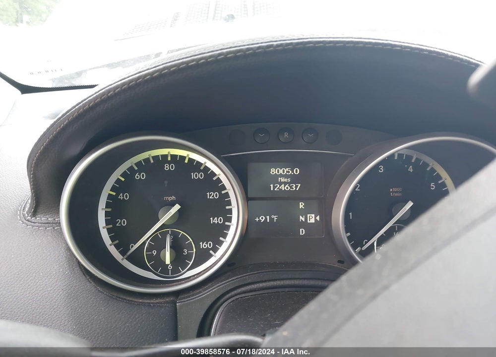 2011 MERCEDES-BENZ GL 450 4MATIC VIN: 4JGBF7BE8BA748366