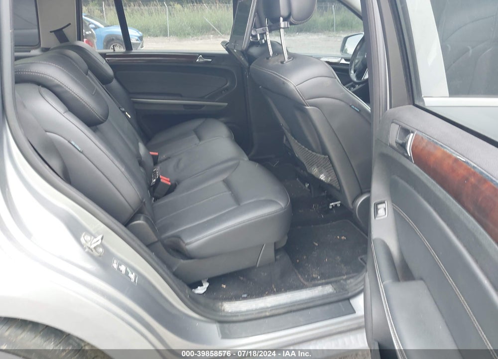 2011 MERCEDES-BENZ GL 450 4MATIC VIN: 4JGBF7BE8BA748366