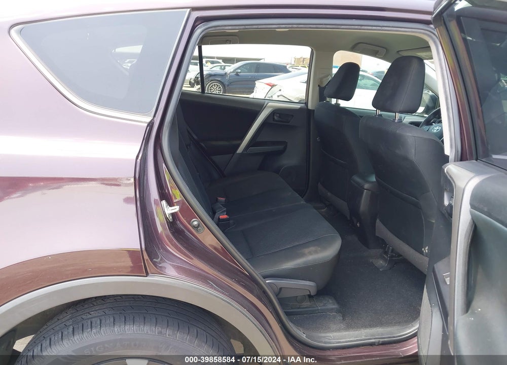 2018 TOYOTA RAV4 LE VIN: 2T3ZFREV1JW521613