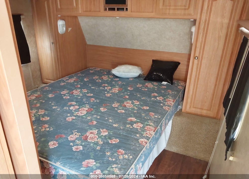 2007 FOREST RIVER SURVEYOR VIN: 4X4TSVF2X7L009840