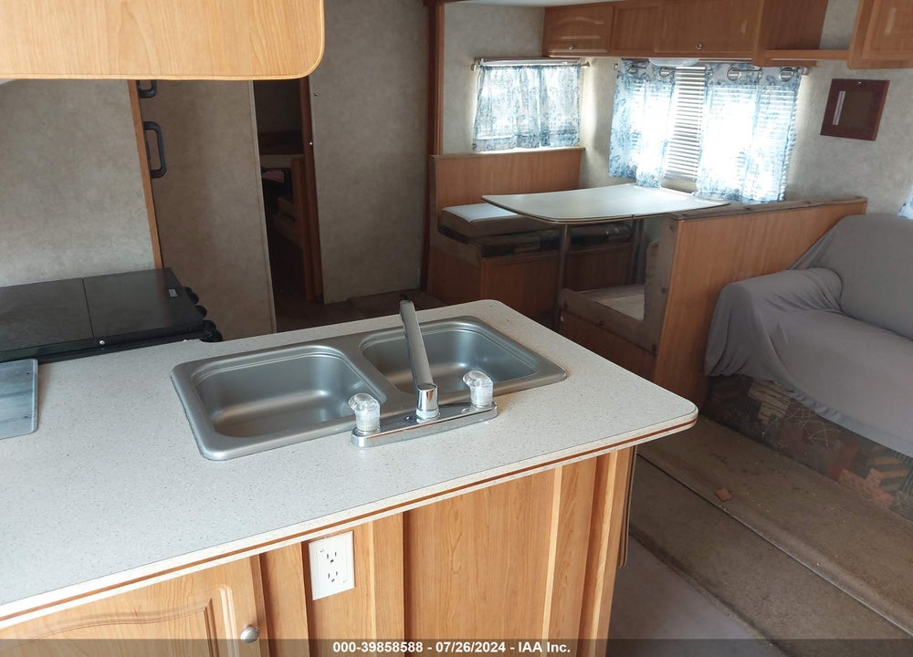 2007 FOREST RIVER SURVEYOR VIN: 4X4TSVF2X7L009840