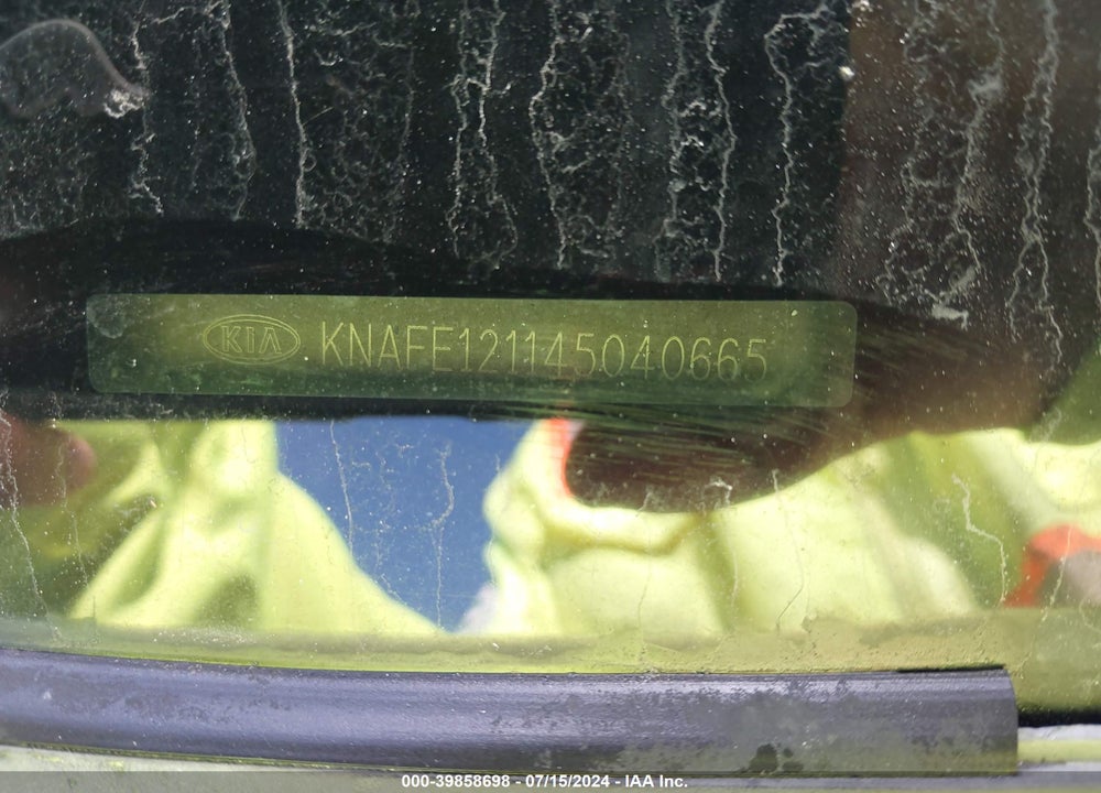 2004 KIA SPECTRA EX/LX VIN: KNAFE121145040665