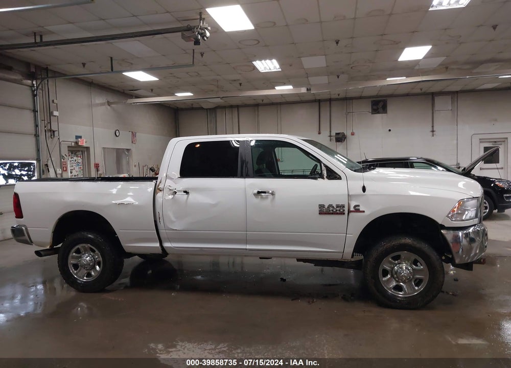 2018 RAM 2500 SLT 4X4 6'4 BOX VIN: 3C6UR5DL4JG215927