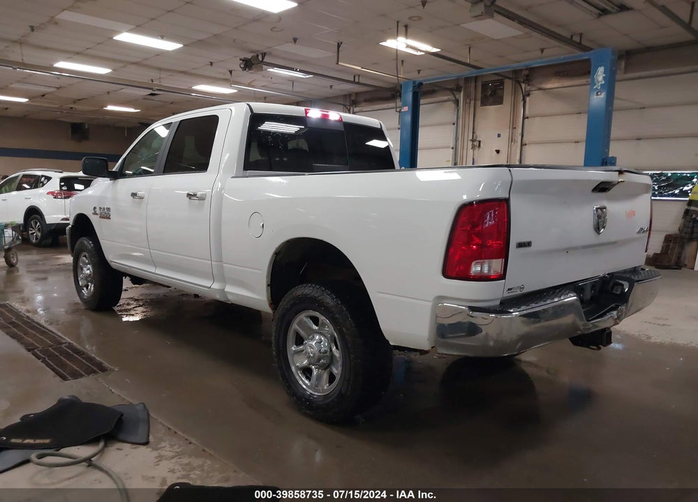 2018 RAM 2500 SLT 4X4 6'4 BOX VIN: 3C6UR5DL4JG215927