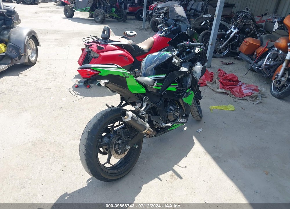 2017 KAWASAKI EX300 B VIN: JKAEX8B15HDA39030