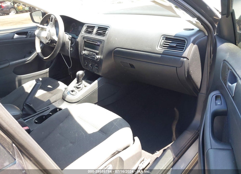 2014 VOLKSWAGEN JETTA VIN: 3VW2K7AJ3EM323821
