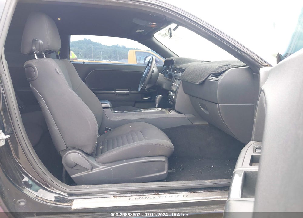 2013 DODGE CHALLENGER SXT VIN: 2C3CDYAG8DH501610