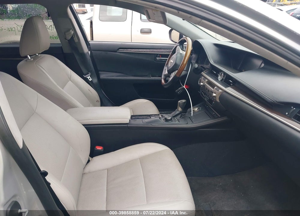 2016 LEXUS ES 350 VIN: 58ABK1GG8GU001738