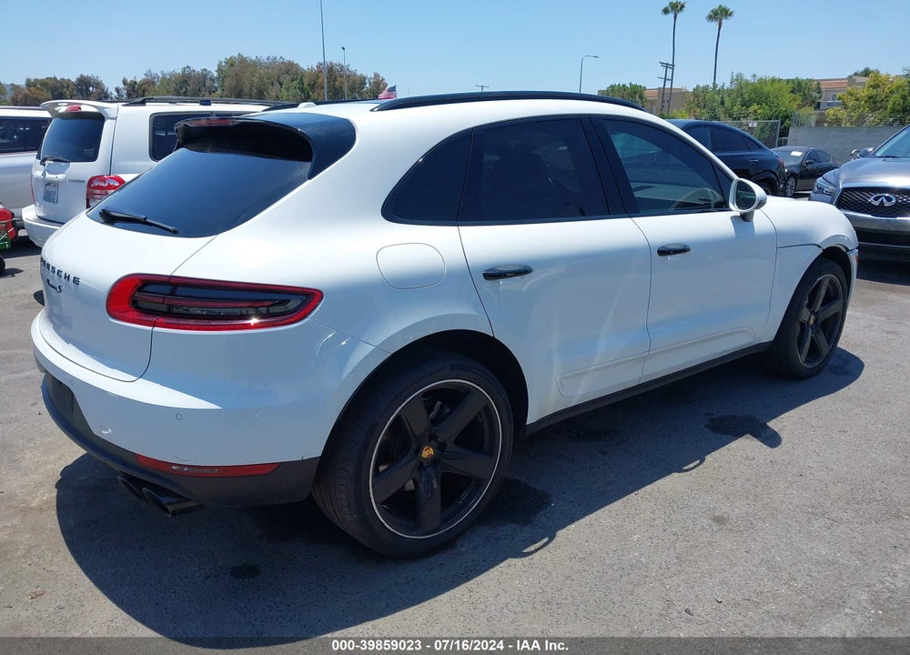 2017 PORSCHE MACAN S VIN: WP1AB2A50HLB19888