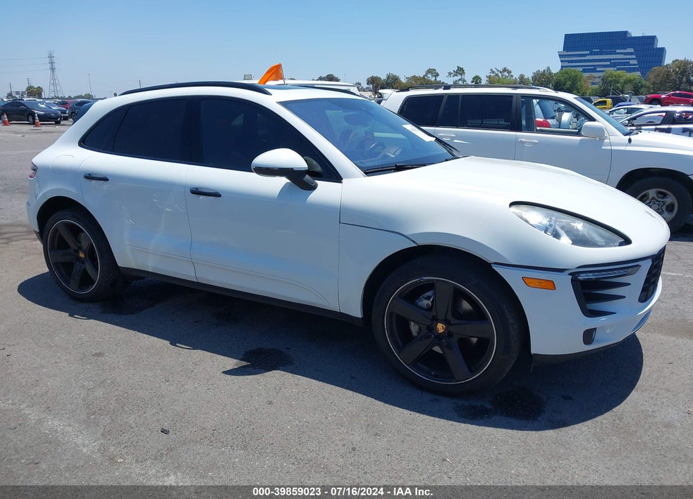 2017 PORSCHE MACAN S VIN: WP1AB2A50HLB19888
