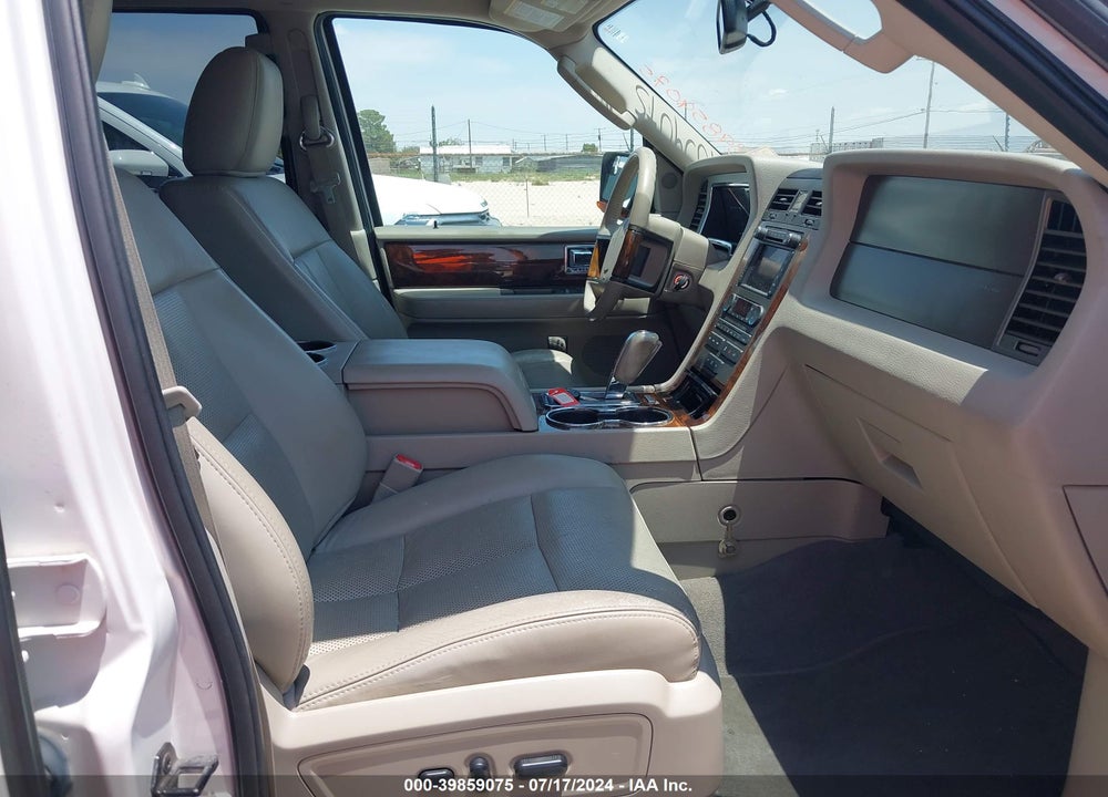 2014 LINCOLN NAVIGATOR L VIN: 5LMJJ3J51EEL01909