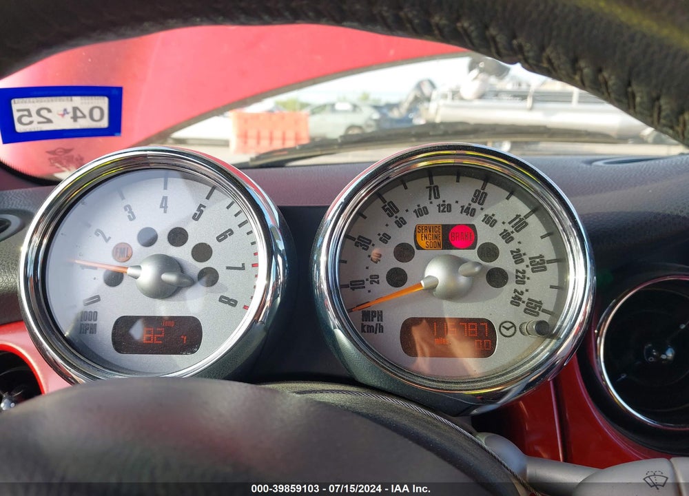 2005 MINI COOPER S VIN: WMWRH33585TF83643