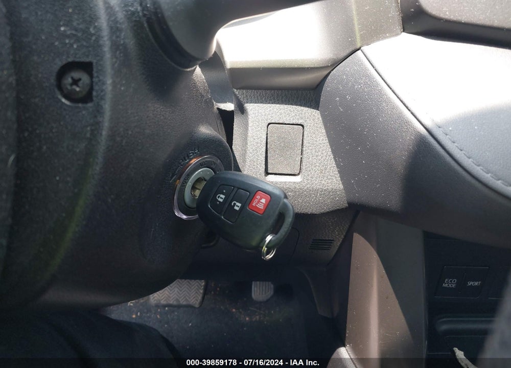 2018 TOYOTA RAV4 LE VIN: JTMZFREV4JJ723621