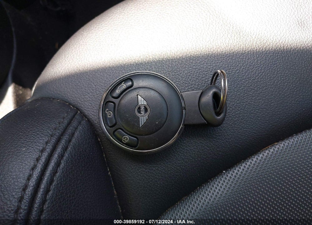 2013 MINI COUNTRYMAN COOPER S VIN: WMWZC3C57DWP24940