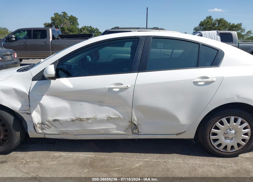 2013 MAZDA 3 I SPORT VIN: JM1BL1UP9D1823197