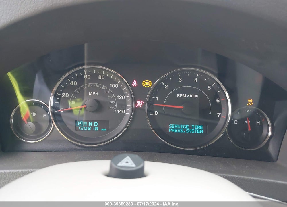 2005 JEEP GRAND CHEROKEE VIN: 1J8HR58N15C617637