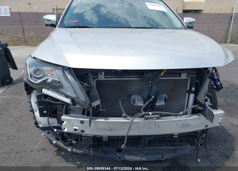 2018 NISSAN PATHFINDER PLATINUM VIN: 5N1DR2MM8JC635690