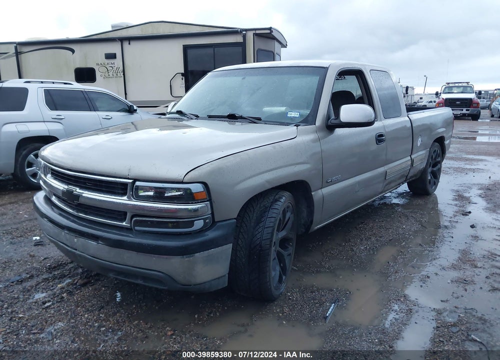2000 CHEVROLET SILVERADO 1500 LS VIN: 2GCEC19T7Y1223412