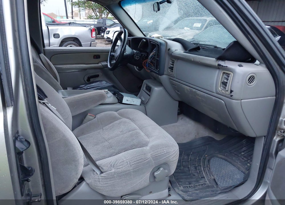 2000 CHEVROLET SILVERADO 1500 LS VIN: 2GCEC19T7Y1223412