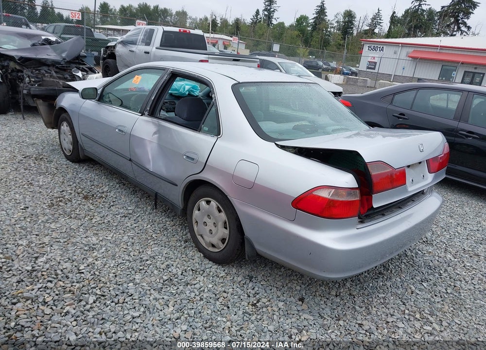 1998 HONDA ACCORD LX VIN: 1HGCG5645WA081629