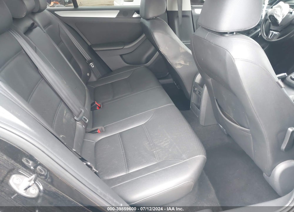 2014 VOLKSWAGEN JETTA 1.8T SE VIN: 3VWD17AJ7EM314485